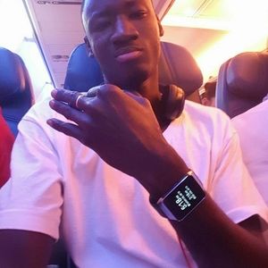 Meet your Posher, Bakary nayé